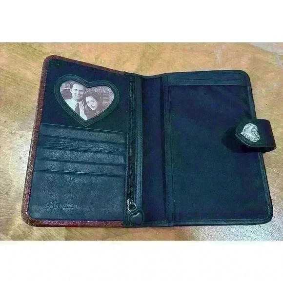 brighton organizer, Black And Brown Leather, Traditional Silver Heart Clasp - Picture 5 of 5